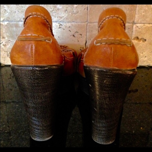 Juicy Couture Slip On Closed Toe Chunky Heels - Picture 3 of 3